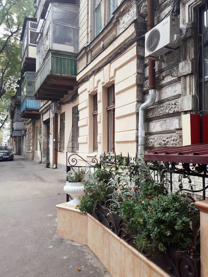 Уютная Квартира На Шмидта 6 Odessa Exterior foto